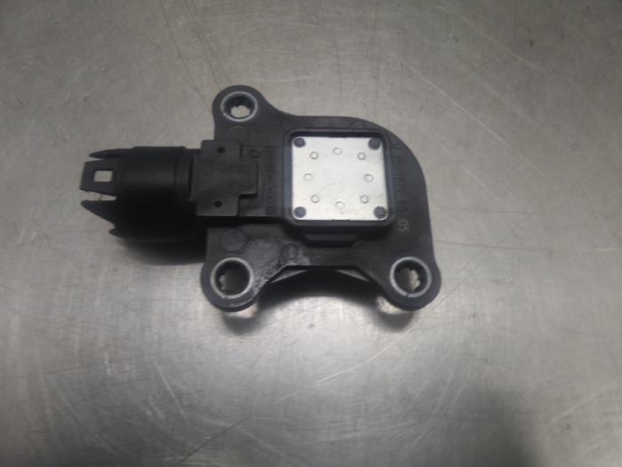 Begagnade Kamaxelsensor Peugeot 208 I (CA/CC/CK/CL) 1.4 16V Pris på förfrågan erbjuds av Bongers Auto-Onderdelen Zeeland