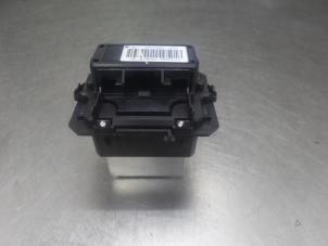 Used Heater resistor Renault Clio Price on request offered by Bongers Auto-Onderdelen Zeeland