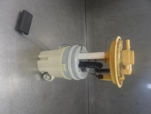 Used Electric fuel pump Mitsubishi Colt Price on request offered by Bongers Auto-Onderdelen Zeeland