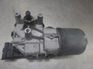 Used Front wiper motor Peugeot 206 PLUS Price on request offered by Bongers Auto-Onderdelen Zeeland