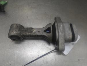 Used Gearbox mount Hyundai iX20 (JC) 1.6 CRDi 16V VGT Price on request offered by Bongers Auto-Onderdelen Zeeland