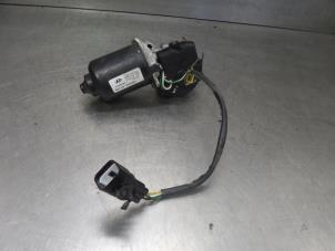 Used Front wiper motor Hyundai H300 Price on request offered by Bongers Auto-Onderdelen Zeeland
