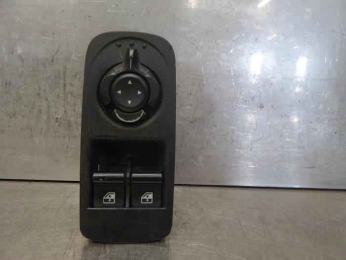 Electric window switch from a Alfa Romeo Mito 2011