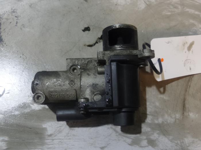 EGR valve from a Skoda Roomster (5J) 1.9 TDI 2006