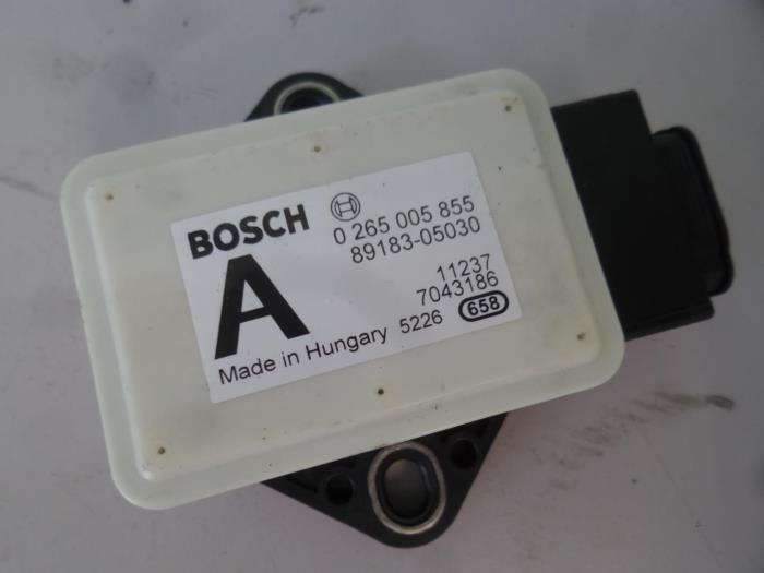 Sensor regulador de estabilización de un Toyota Avensis Wagon (T27) 2.2 16V D-4D-F 150 2011