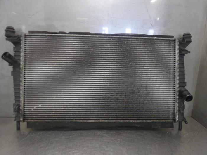 Usagé Radiateur Ford Focus 2 2.0 16V Prix sur demande proposé par Bongers Auto-Onderdelen Zeeland