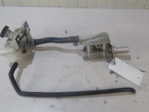 Used Master cylinder Nissan NV 200 Evalia (M20M) 1.5 dCi 86 Price on request offered by Bongers Auto-Onderdelen Zeeland