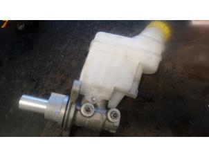 Used Master cylinder Fiat 500X (334) 1.3 D 16V Multijet Price on request offered by Bongers Auto-Onderdelen Zeeland