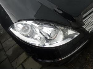 Used Headlight, right Mercedes A-Klasse Price on request offered by Bongers Auto-Onderdelen Zeeland