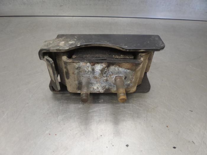 Used Engine mount Iveco Daily Price on request offered by Bongers Auto-Onderdelen Zeeland