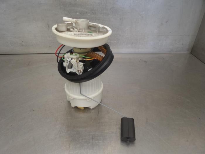 2005 volvo deals s40 fuel pump