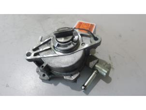 Used Vacuum pump (diesel) Mitsubishi Outlander (GF/GG) 2.2 DI-D 16V Clear Tec 4x4 Price on request offered by Bongers Auto-Onderdelen Zeeland