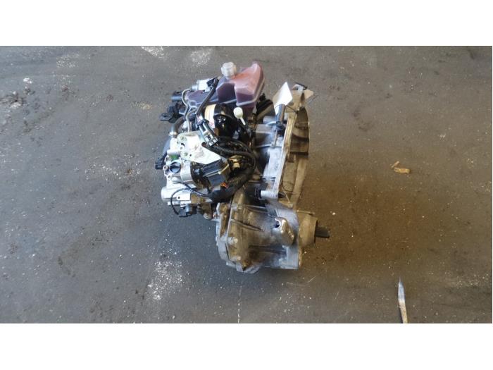 Gebrauchte Getriebe Renault Twingo (C06) 1.2 Preis auf Anfrage angeboten von Bongers Auto-Onderdelen Zeeland