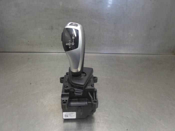 Automatic gear selector from a BMW 1 serie (F20) 118d 2.0 16V 2012