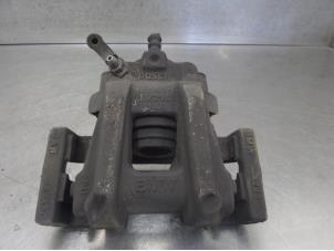 Used Rear brake calliper, right BMW 1 serie (F20) 118d 2.0 16V Price on request offered by Bongers Auto-Onderdelen Zeeland