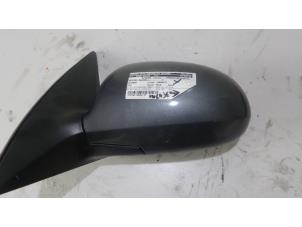 Used Wing mirror, left Hyundai I30 Price on request offered by Bongers Auto-Onderdelen Zeeland