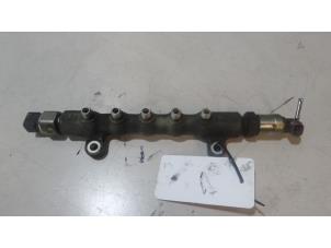 Used Fuel injector nozzle Toyota Avensis Wagon (T25/B1E) 2.2 D-4D 16V D-CAT Price on request offered by Bongers Auto-Onderdelen Zeeland