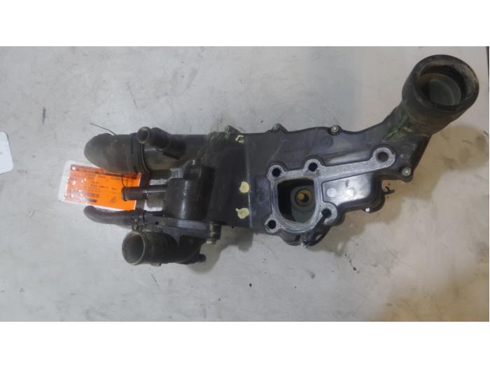 Thermostat housing from a Peugeot 307 (3A/C/D) 2.0 HDi 90 2001
