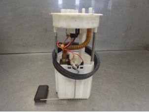 Usados Bomba eléctrica de combustible Volkswagen Fox Precio de solicitud ofrecido por Bongers Auto-Onderdelen Zeeland