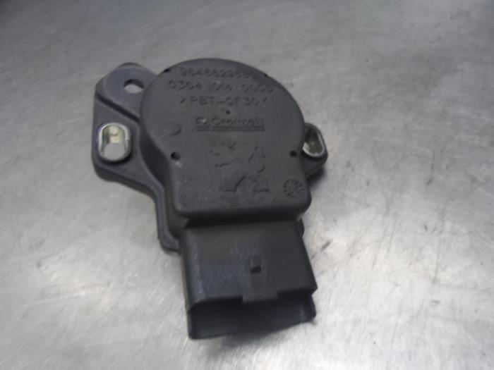 Begagnade Sensor (övriga) Peugeot 407 (6C/J) 2.7 HDi V6 24V Pris på förfrågan erbjuds av Bongers Auto-Onderdelen Zeeland