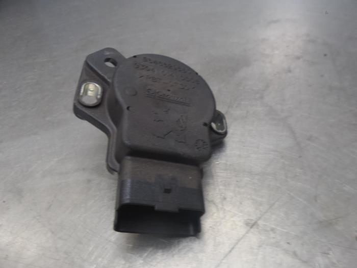 Begagnade Sensor (övriga) Peugeot 407 (6C/J) 2.7 HDi V6 24V Pris på förfrågan erbjuds av Bongers Auto-Onderdelen Zeeland