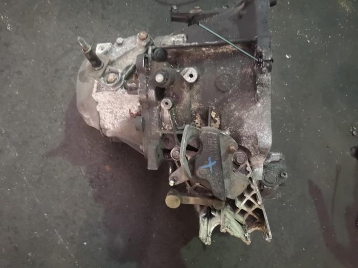 Gearbox from a Citroën C4 Berline (LC) 1.6 HDi 16V 110 2005