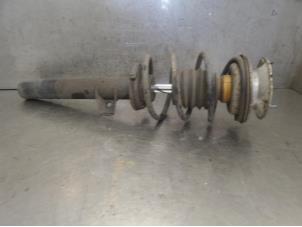 Used Front shock absorber rod, left BMW 3 serie (E90) 318d 16V Price on request offered by Bongers Auto-Onderdelen Zeeland
