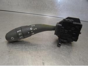 Used Indicator switch Hyundai i30 Crosswagon (WWH) 1.6 CRDi 16V VGT LP Price on request offered by Bongers Auto-Onderdelen Zeeland