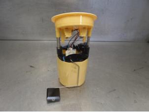 Used Electric fuel pump BMW 3-Serie Price on request offered by Bongers Auto-Onderdelen Zeeland