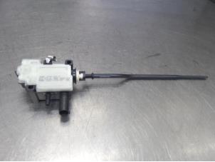 Used Tank flap lock motor BMW 3-Serie Price on request offered by Bongers Auto-Onderdelen Zeeland