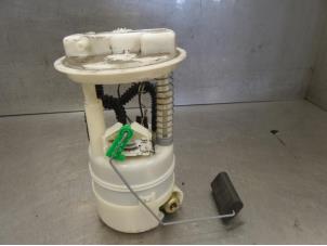 Usados Bomba eléctrica de combustible Renault Modus Precio de solicitud ofrecido por Bongers Auto-Onderdelen Zeeland