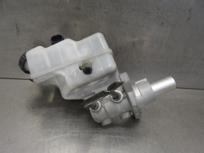Used Master cylinder Ford Transit Price on request offered by Bongers Auto-Onderdelen Zeeland