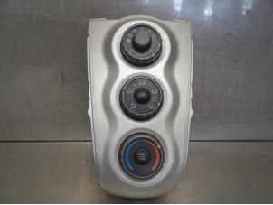 Usagé Panneau de commandes chauffage Toyota Yaris II (P9) 1.3 16V VVT-i Prix sur demande proposé par Bongers Auto-Onderdelen Zeeland