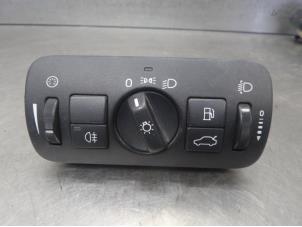 Used Light switch Volvo V70 Price on request offered by Bongers Auto-Onderdelen Zeeland