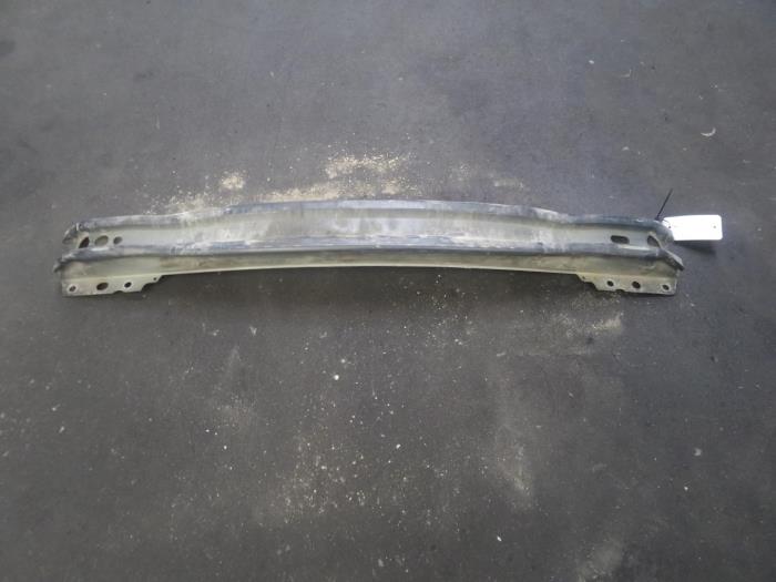 Front bumper frame from a Volvo V70 2010