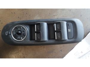 Used Electric window switch Ford Mondeo IV 2.0 TDCi 130 16V Price on request offered by Bongers Auto-Onderdelen Zeeland