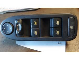 Used Electric window switch Citroen C5 II Berline (RC) 2.0 HDiF 16V Price on request offered by Bongers Auto-Onderdelen Zeeland