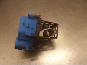 Used Cooling fin relay Peugeot 308 Price on request offered by Bongers Auto-Onderdelen Zeeland