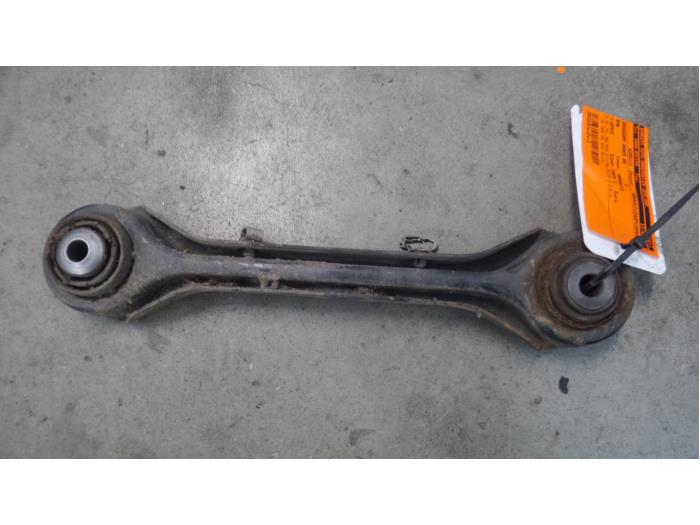 Lower wishbone, rear right from a BMW 1 serie (E87/87N) 118d 16V 2005