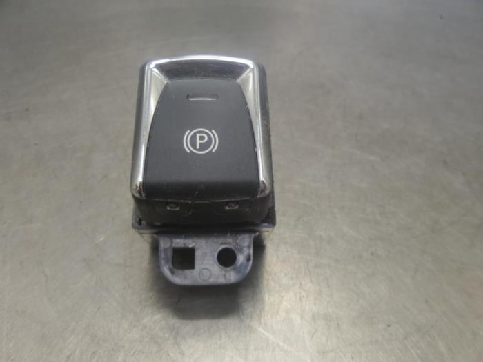 Parking brake switch Nissan Qashqai HRA2DDT