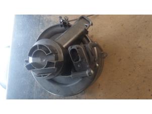 Used Heating and ventilation fan motor Opel Astra G (F07) 2.2 16V Price on request offered by Bongers Auto-Onderdelen Zeeland