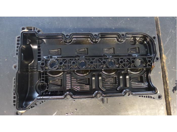 Ventildeckel van een Mazda 6 2009