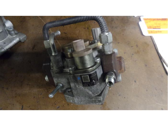 Crankshaft pulley from a Mazda 6 SportBreak (GH19/GHA9) 2.2 CDVi 16V 130 2010