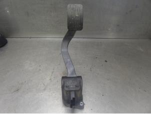 Used Accelerator pedal Peugeot 5008 I (0A/0E) 1.6 HDiF 16V Price on request offered by Bongers Auto-Onderdelen Zeeland