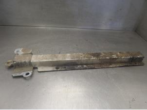 Used Front bumper bracket, right Renault Espace Price on request offered by Bongers Auto-Onderdelen Zeeland