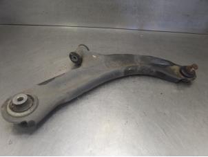 Used Front wishbone, right Renault Clio III (BR/CR) 1.2 16V 75 Price on request offered by Bongers Auto-Onderdelen Zeeland