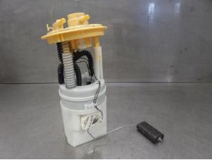 Used Electric fuel pump Mitsubishi Colt Price on request offered by Bongers Auto-Onderdelen Zeeland