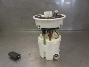 Usados Bomba eléctrica de combustible Mazda 2. Precio de solicitud ofrecido por Bongers Auto-Onderdelen Zeeland