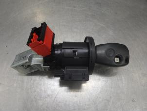 Used Ignition lock + key Renault Clio Price on request offered by Bongers Auto-Onderdelen Zeeland