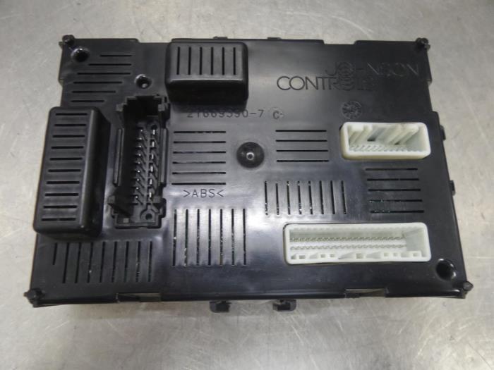 Used Body control computer Renault Clio Price on request offered by Bongers Auto-Onderdelen Zeeland
